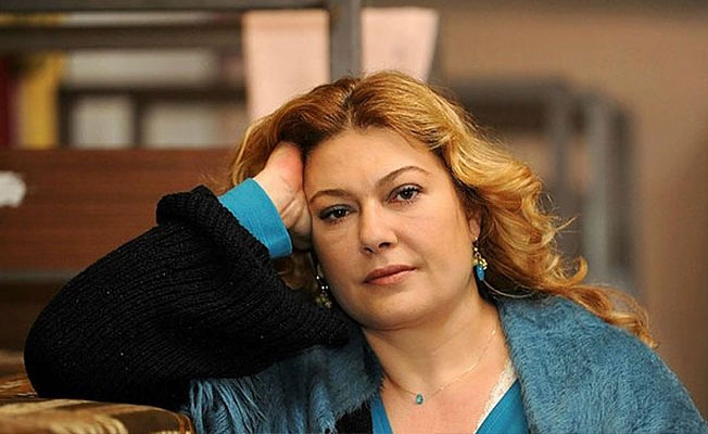 Ünlü oyuncu trafik kazası geçirdi, hastaneye kaldırıldı