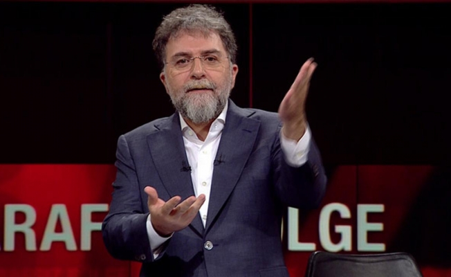 Ahmet Hakan: Türbanlı kadının içkili kafede ne işi var?
