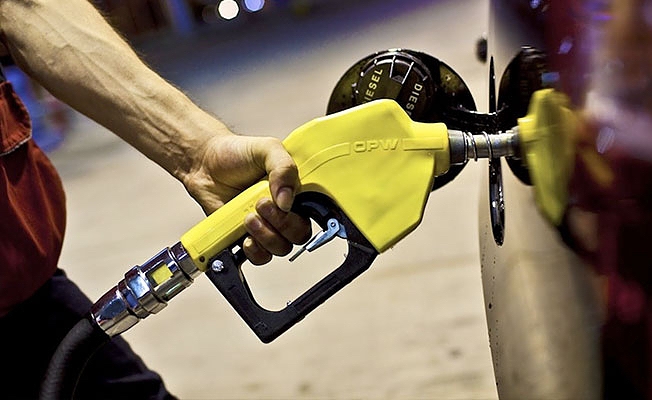 Bu gece yansıyacak... Motorin ve benzine yine zam!