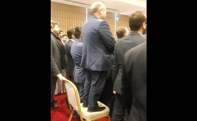 Başkan aile fotoğrafına böyle 'eklendi'