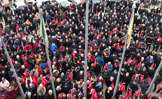 AKP'liler istedikleri kişi aday yapılmayınca 'Reis'e başkaldırdı
