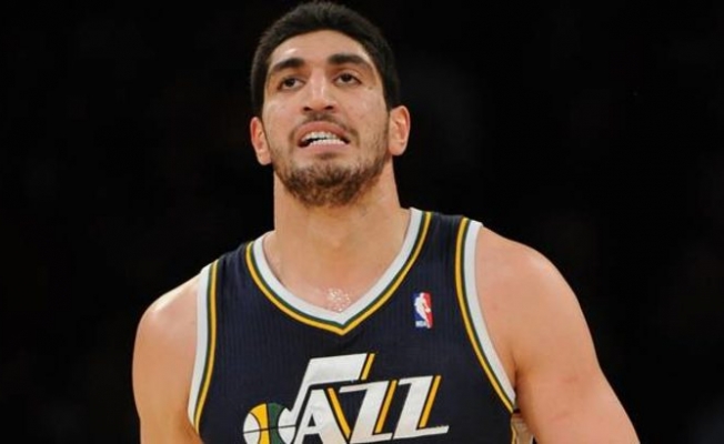 FETÖ'cü Enes Kanter'e kırmızı bülten!