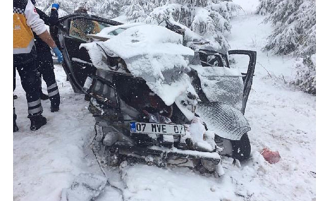 Alevileri yasa boğan kaza; 1 ölü, 2 yaralı...
