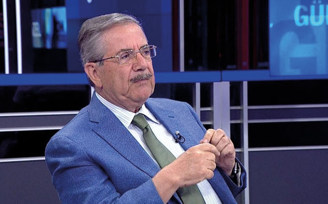 Demirören Hürriyet'i alınca kovulmuştu, Karar'a transfer oldu