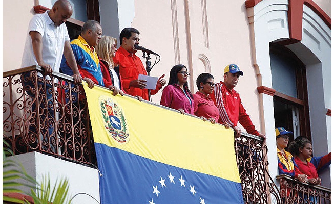 Amerikancı darbeye direnen Maduro'ya destek açıklamaları