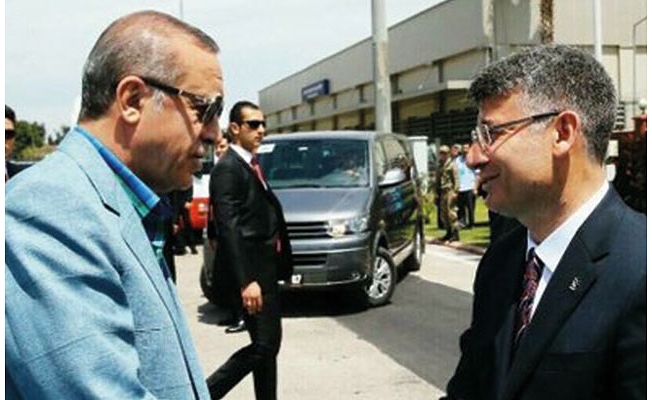 AKP'nin adayı seçim çalışması sırasında bıçaklandı