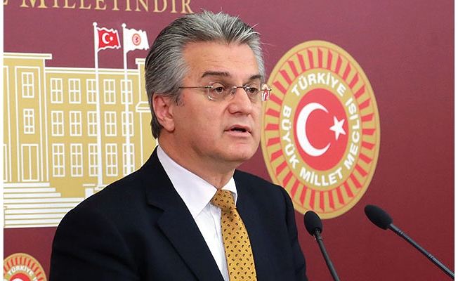 CHP'den yeni Venezuela açıklaması: Eğilmekten fıtık olduk, fıtık...