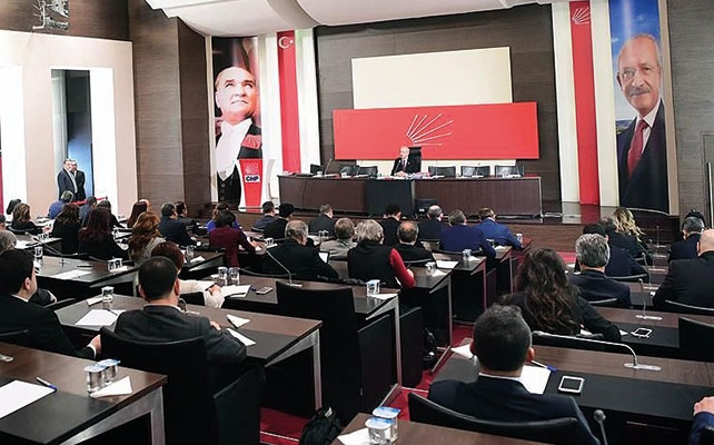 Aday tartışmaları, istifalar... PM toplantısına ara verildi