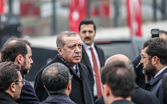 Bir tahmin de Gül'e yakın isimden: AKP İstanbul ve Ankara'yı kaybedebilir