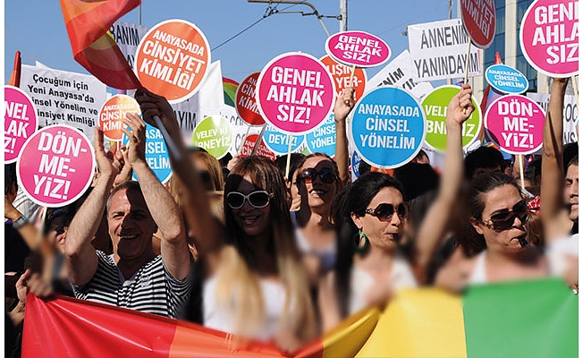 İstanbul'da bir üniversitede eşcinsellere karşı çete kuruldu iddiası