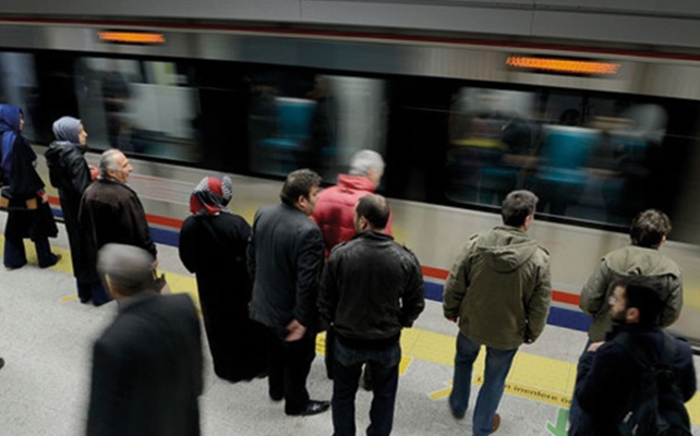 İstanbullunun çilesi biter mi: Metrodan sonra Marmaray da bozuldu