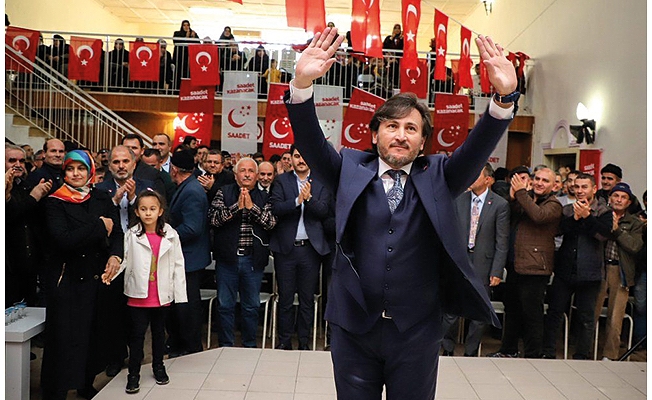 AKP'li belediye başkanı Saadet Partisi'ne geçti