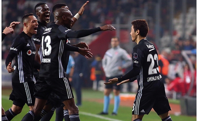 Beşiktaş'ın Japon yıldızından iki dakikada iki gol