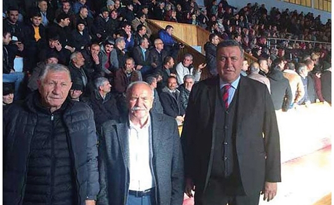 AKP'li olmayana iş yok