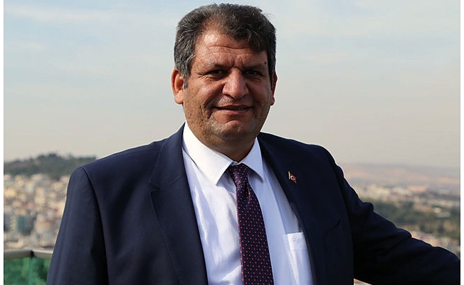 Bir AKP’li belediye başkanı daha Saadet Partisi’ne geçti