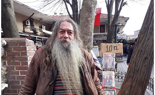 Hüseyin Avni Dede sürgünde: 55 yılını altında geçirdiği çınara yaklaştırılmıyor!