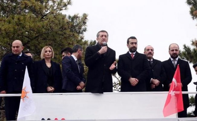 Şaşırdık mı: Milli Eğitim Bakanı AKP kürsüsünde, MHP'ye oy istedi