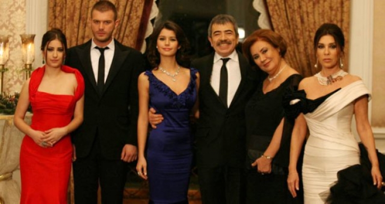 Beren Saat'in Hazal Kaya'nın düğününe neden gitmediği ortaya çıktı
