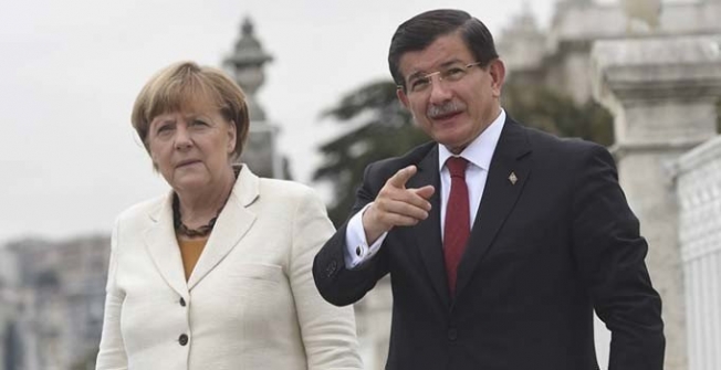 "Merkel ve Davutoğlu gizlice görüştü" iddiası