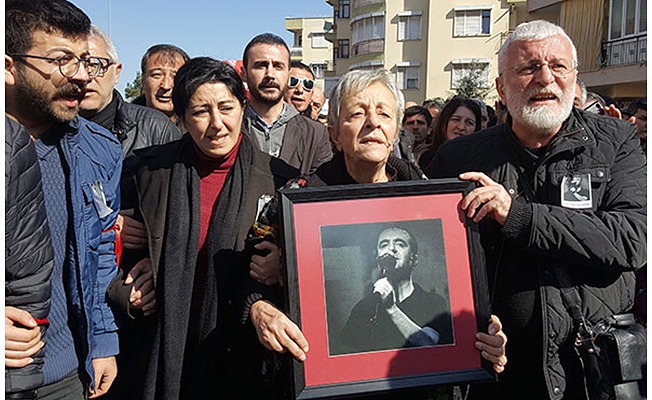 Hakan Yeşilyurt'a veda: Halk, sanatçısını böyle uğurladı...