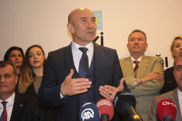 Tunç Soyer'den İYİ Parti İzmir'e ziyaret