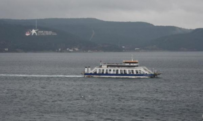 Feribot seferlerine fırtına engeli