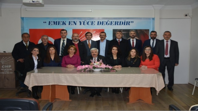CHP İzmir'de başkan ve yönetimi istifa eden ilçeye yeni başkan atandı