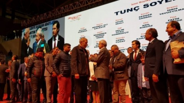 İzmir'de 5 bin Roman AKP'den CHP'ye geçti