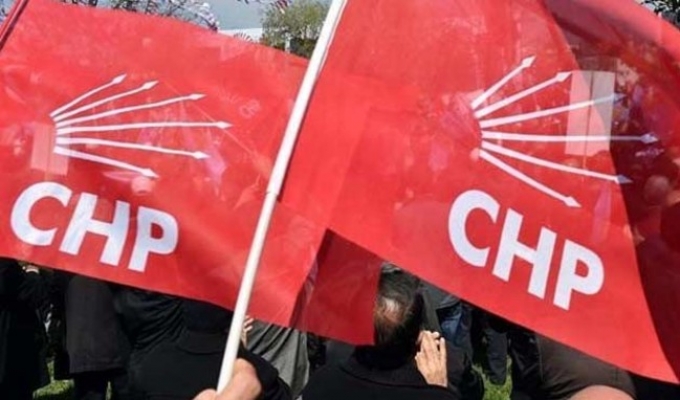 CHP Adana'da istifa
