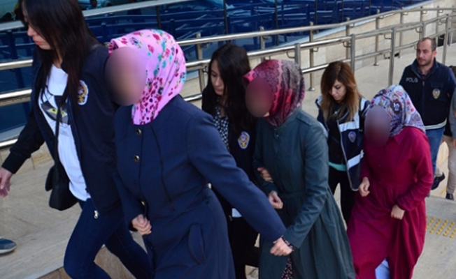 FETÖ operasyonu: 22'si kadın 26 kişi gözaltında