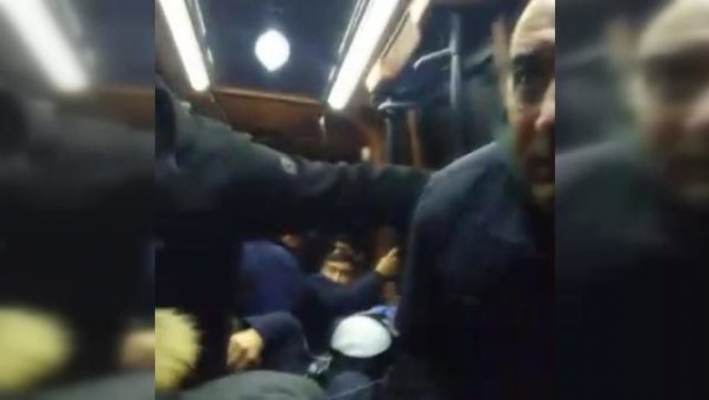 İstanbul'da yolcu minibüsüne ateş açıldı! Polis karşılık verince çatışma çıktı