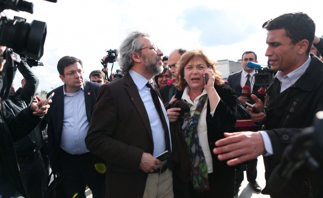 Dilek Dündar: Eşime karşı rehin tutuluyorum