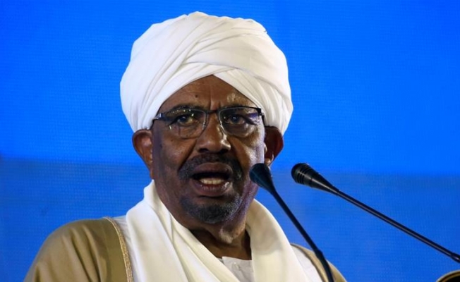 Sudan'da hükümet feshedildi