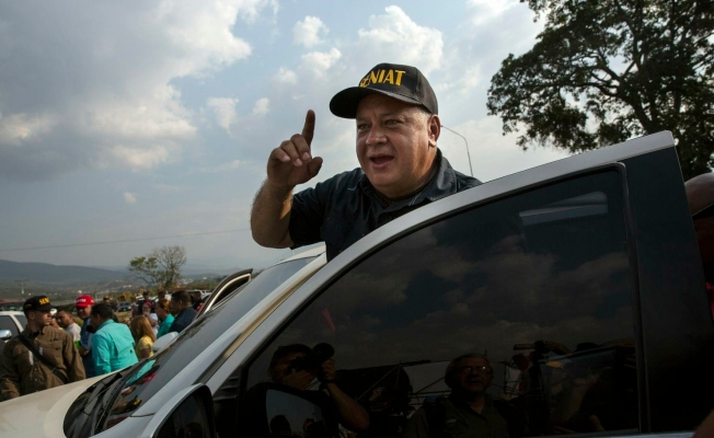 Venezuela sınırları kapattı!