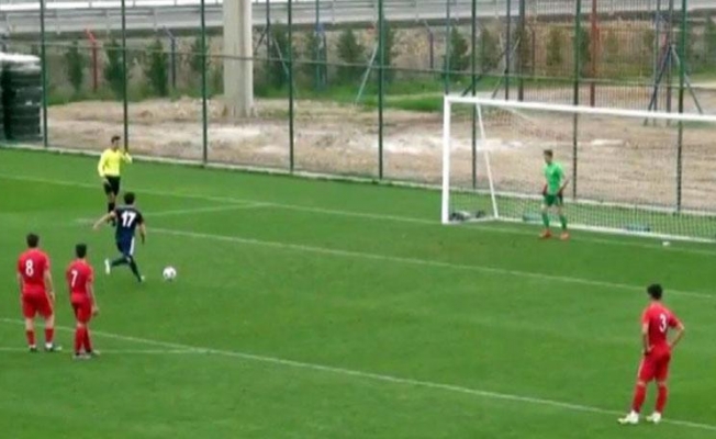 Altınordulu futbolcudan örnek davranış