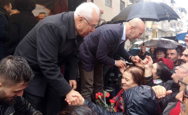 Karabağlar’da görkemli seçim bürosu açılışı