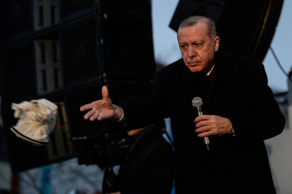 Özhaseki: 'Çay dağıtırım' diyorsanız, Allah yardım etsin