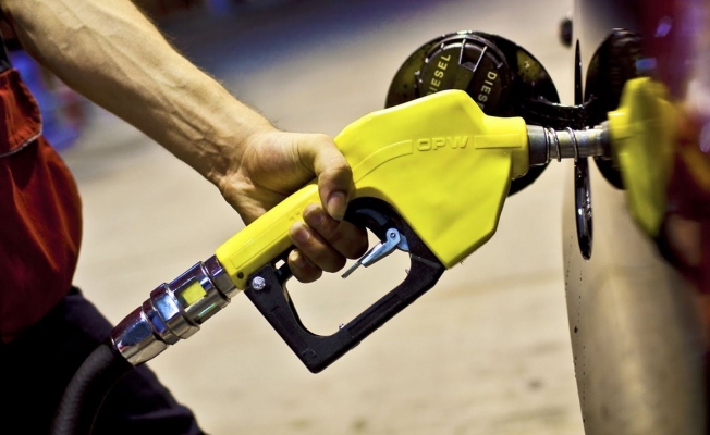 Dün zam gelen benzine bugün indirim
