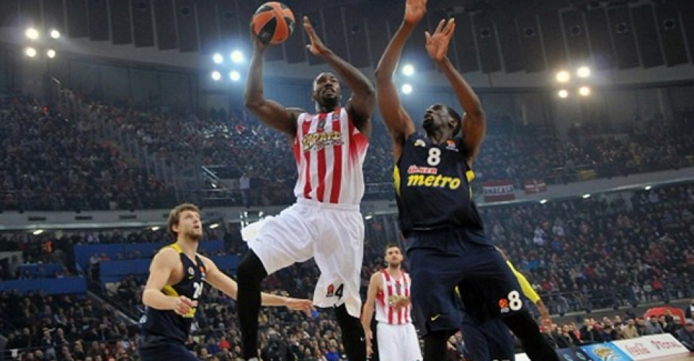Fenerbahçe, Yunanistan'da yıkıldı