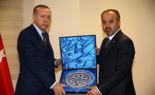 AKP'nin adayı Nazım Hikmet ve Uğur Mumcu'yu 'devlet düşmanı' ilan etti!