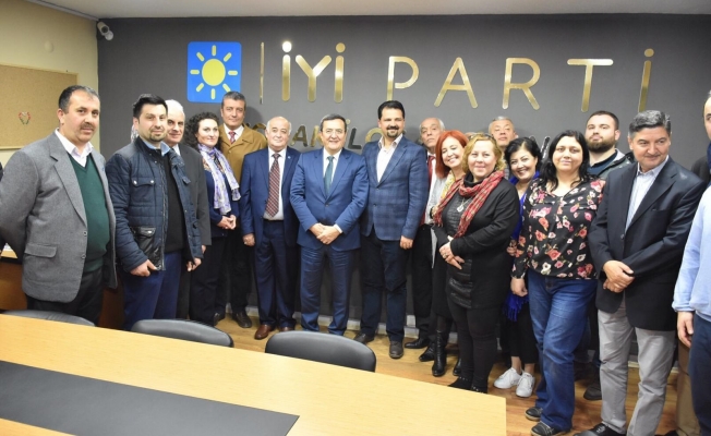İYİ Parti'den Batur'a tam destek
