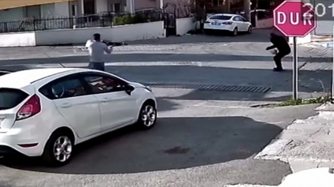 İzmir'de belediye meclis üyesi adayına silahlı saldırı
