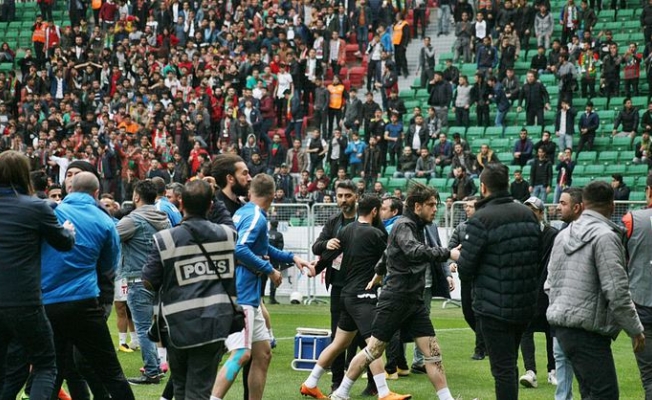 Amedspor-Sakaryaspor maçında gerginlik