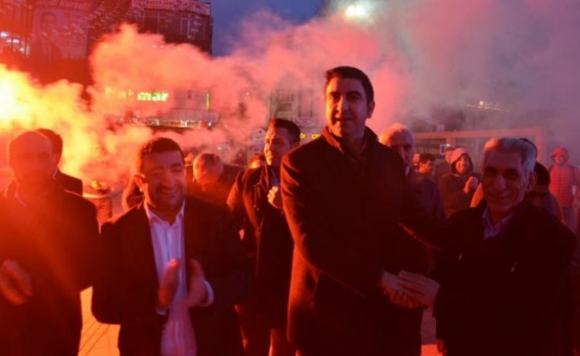 Kartal'da bağımsız aday CHP'nin adayı lehine adaylıktan çekildi