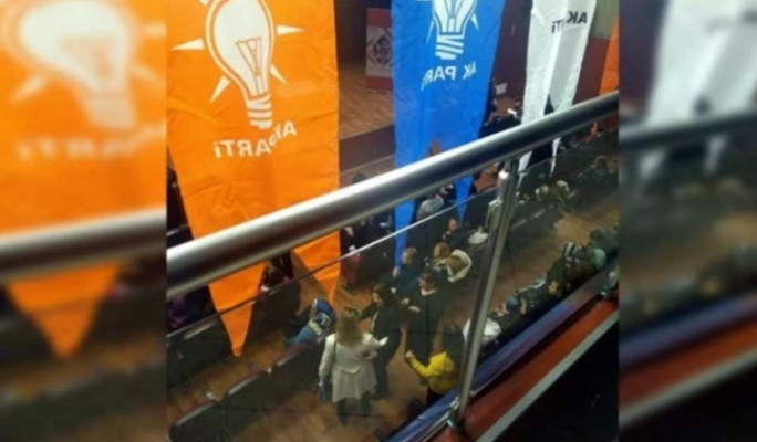 Okuldaki AKP propagandası Meclis gündeminde