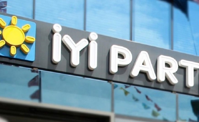 İYİ Parti'de kurucu başkan istifa etti