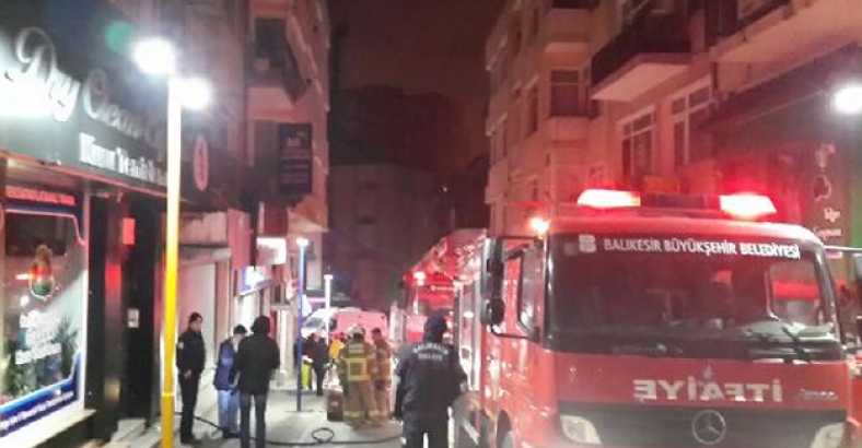 Elektrik sobasından çıkan yangın can aldı