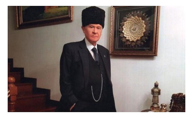 Devlet Bahçeli'den kalpaklı paylaşım