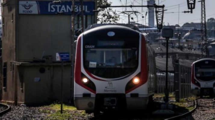 Marmaray'da faciaya davetiye: Tren ekrandan kayboluyor