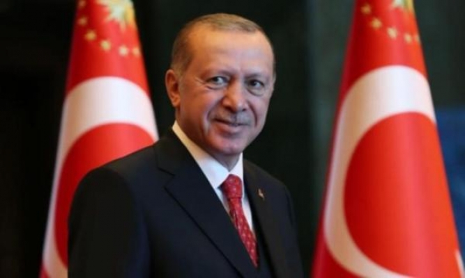 Cumhurbaşkanı'na hakarette yeni boyut: Gazeteyi yere seren şoföre gözaltı